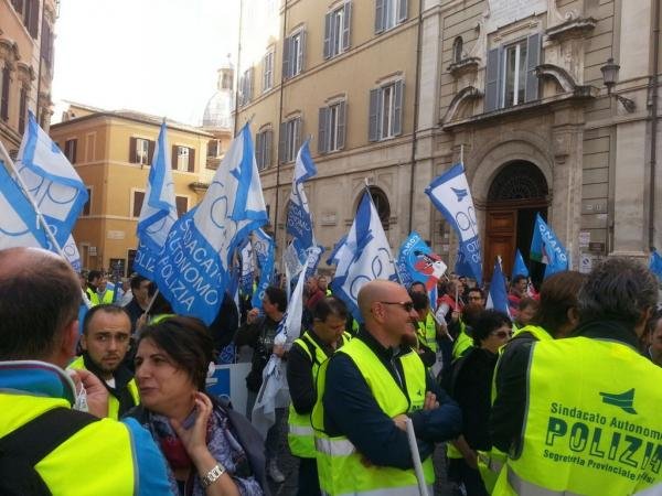 151015-Roma-Divise in Piazza (82)